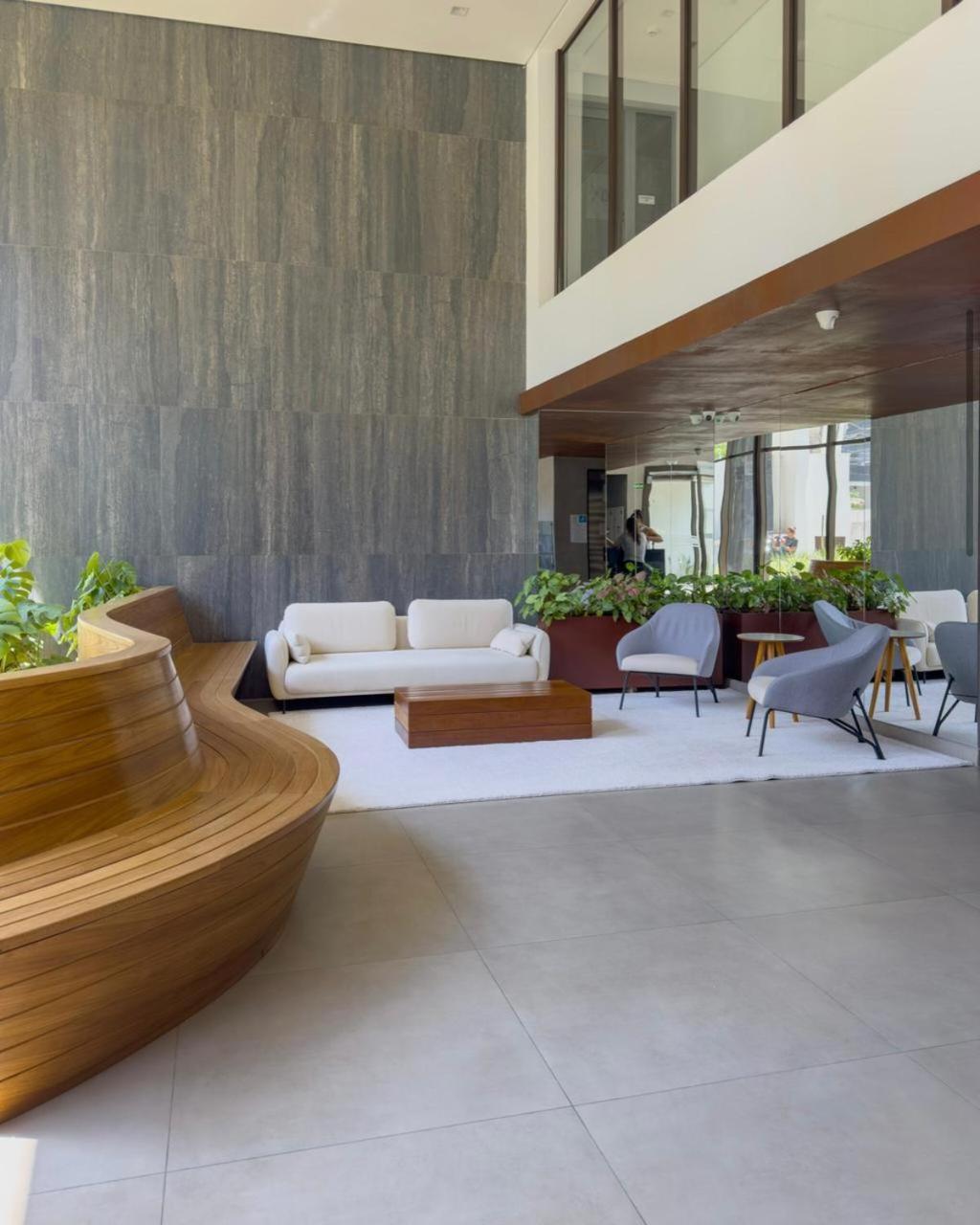 Apartamento Metro Brooklin 1606 *